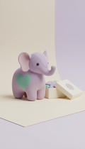 Plüschelefant mit handgesticktem Herzdetail